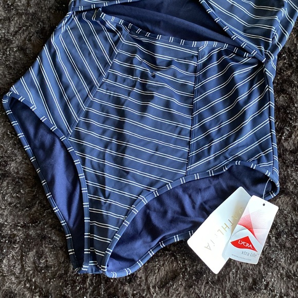 NWT Athleta One Piece Swimsuit Large - Picture 3 of 7